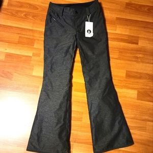 NWT Volcom Snowboarding Pants